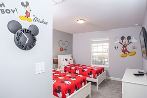 4 bedrooms, iron/ironing board, travel crib, free WiFi