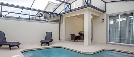 من حمّامات السباحة المغطاة، حمّام سباحة خارجي