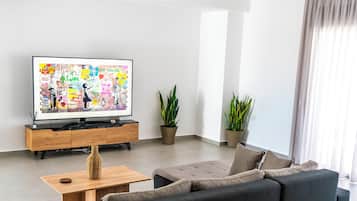 Télévision, cheminée
