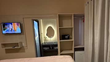 Deluxe Room, Garden View | In-room safe, blackout curtains, free WiFi