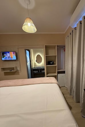 Deluxe Room, Garden View | Peti besi dalam bilik, langsir/tirai gelap terus, Wi-fi percuma