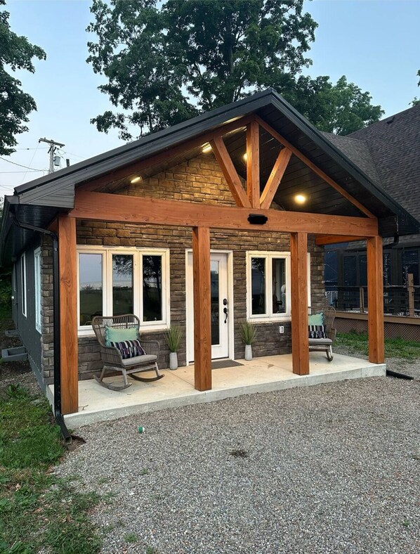 Exterior - Barcelona Beachfront Bungalow (Westfield)