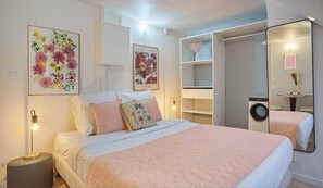 Apartment | Laptop workspace, iron/ironing board, bed sheets - Lovely Studio Place Vendome Opera (Paris)