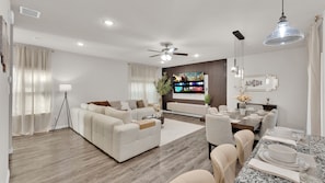 Smart TV, video games, stereo - Family Retreat with Private Patio (Dallas)