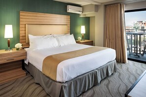 4 slaapkamers, een strijkplank/strijkijzer, gratis wifi, beddengoed