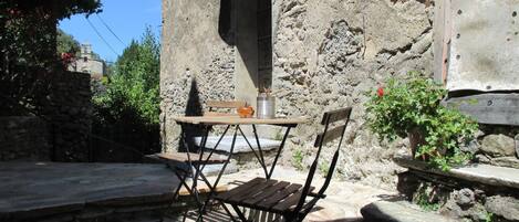 屋外ダイニングエリア