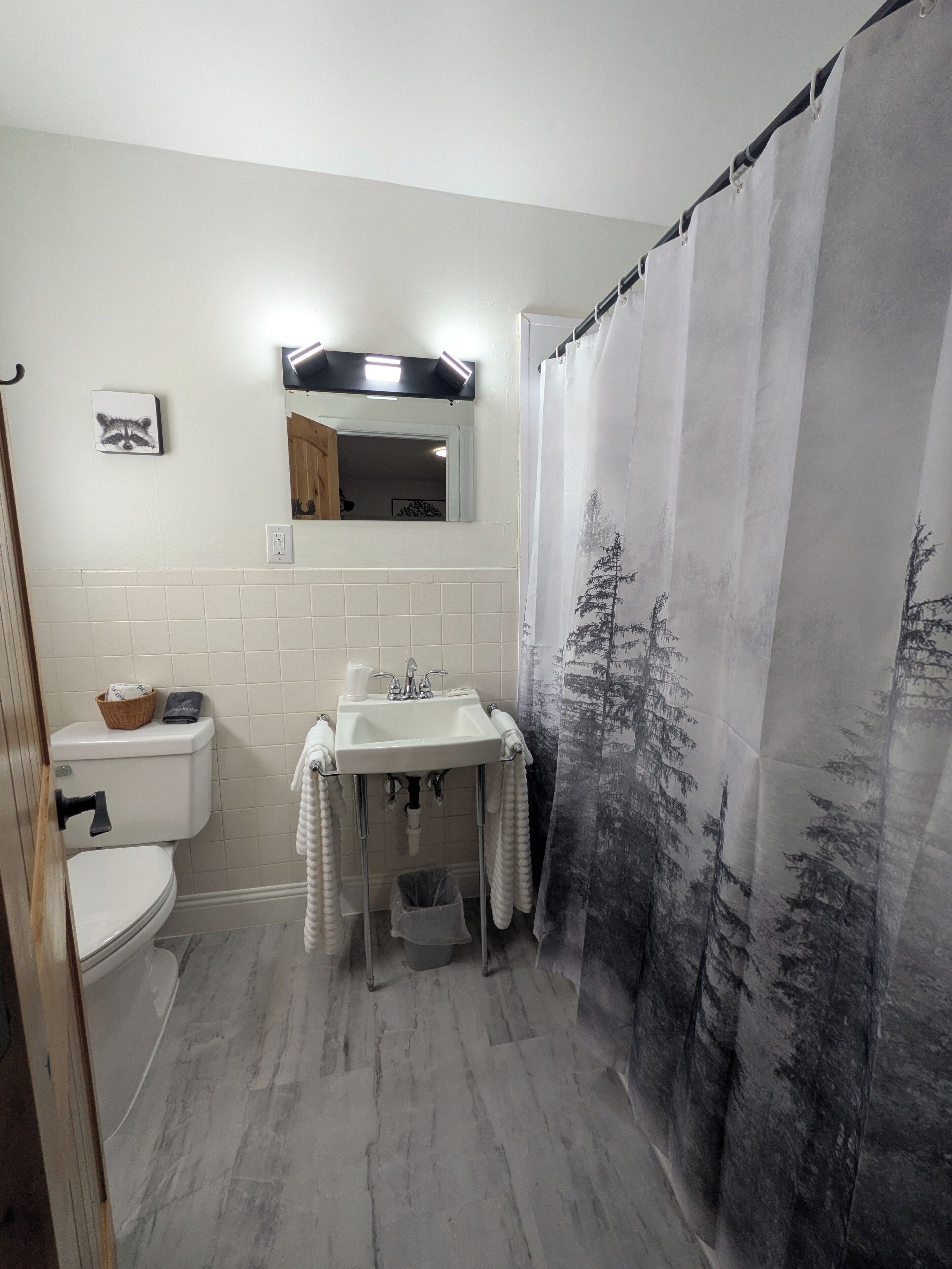 ห้องดีลักซ์สำหรับสี่ท่าน | ห้องน้ำ | อ่างอาบน้ำ, ไดร์เป่าผม, ผ้าเช็ดตัว, สบู่