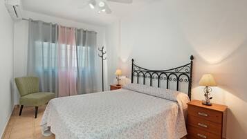 2 dormitorios, tabla de planchar con plancha, wifi y ropa de cama