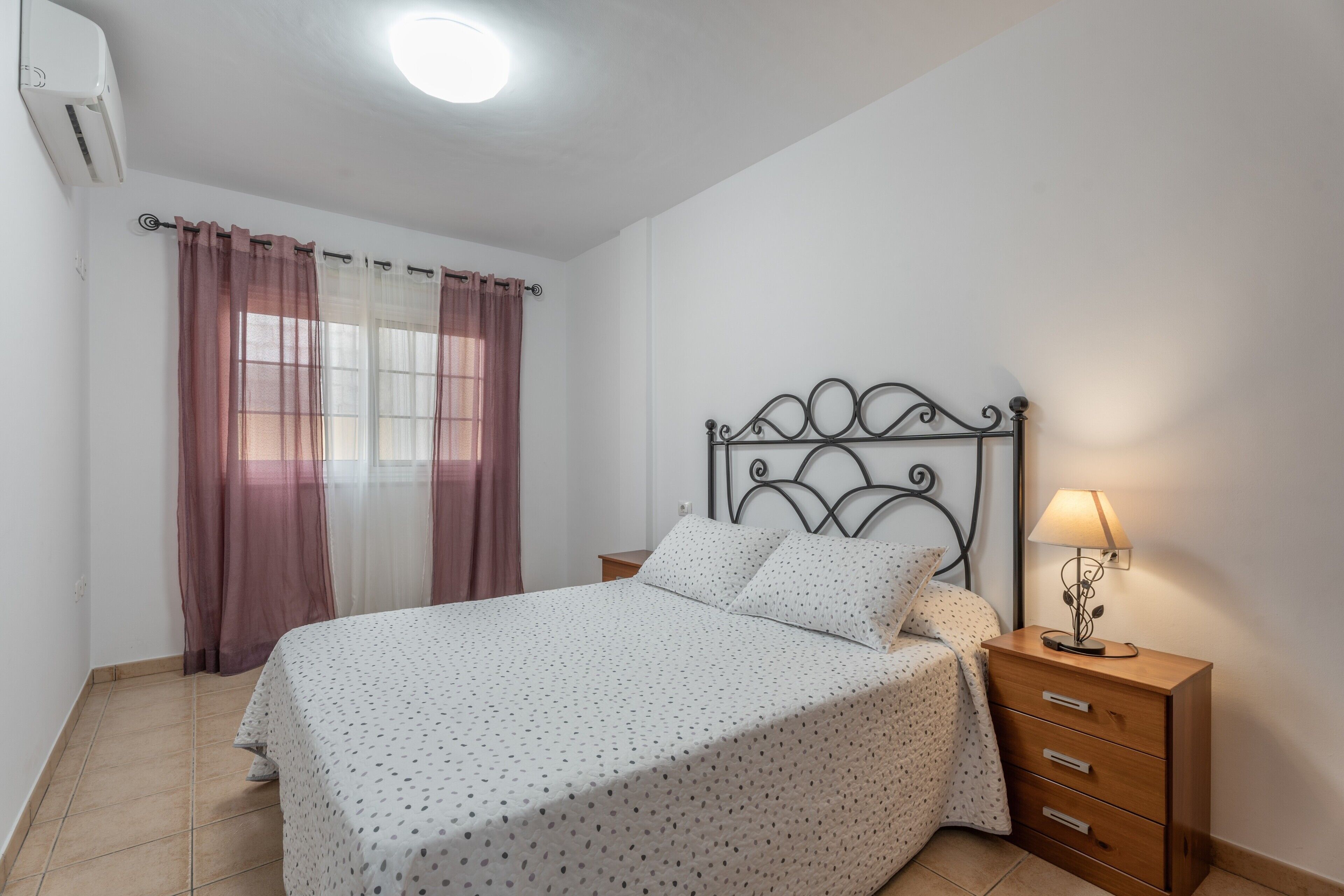 2 多间卧室、熨斗/熨衣板、WiFi、床单