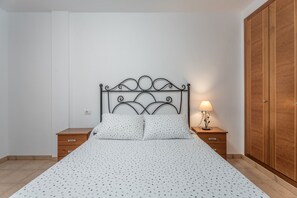 2 Schlafzimmer, Bügeleisen/Bügelbrett, WLAN, Bettwäsche
