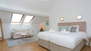 5 bedrooms, iron/ironing board, free WiFi, bed sheets