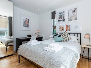 2 Schlafzimmer, Schreibtisch, Bügeleisen/Bügelbrett, kostenloses WLAN