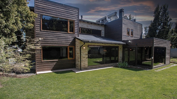 Deluxe House, 4 Bedrooms, Private Pool, Mountain View | Exterior