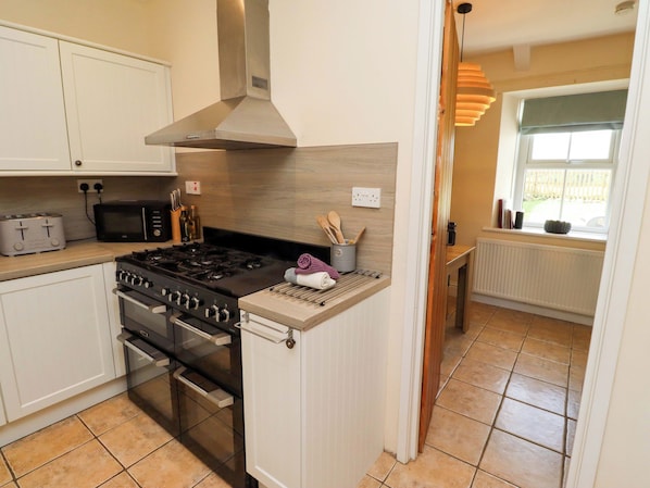 Dishwasher, cookware/dishes/utensils