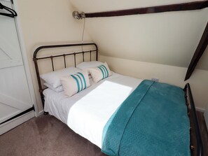 3 bedrooms, individually decorated, individually furnished, free WiFi