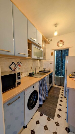 Microonde, forno, piano cottura
