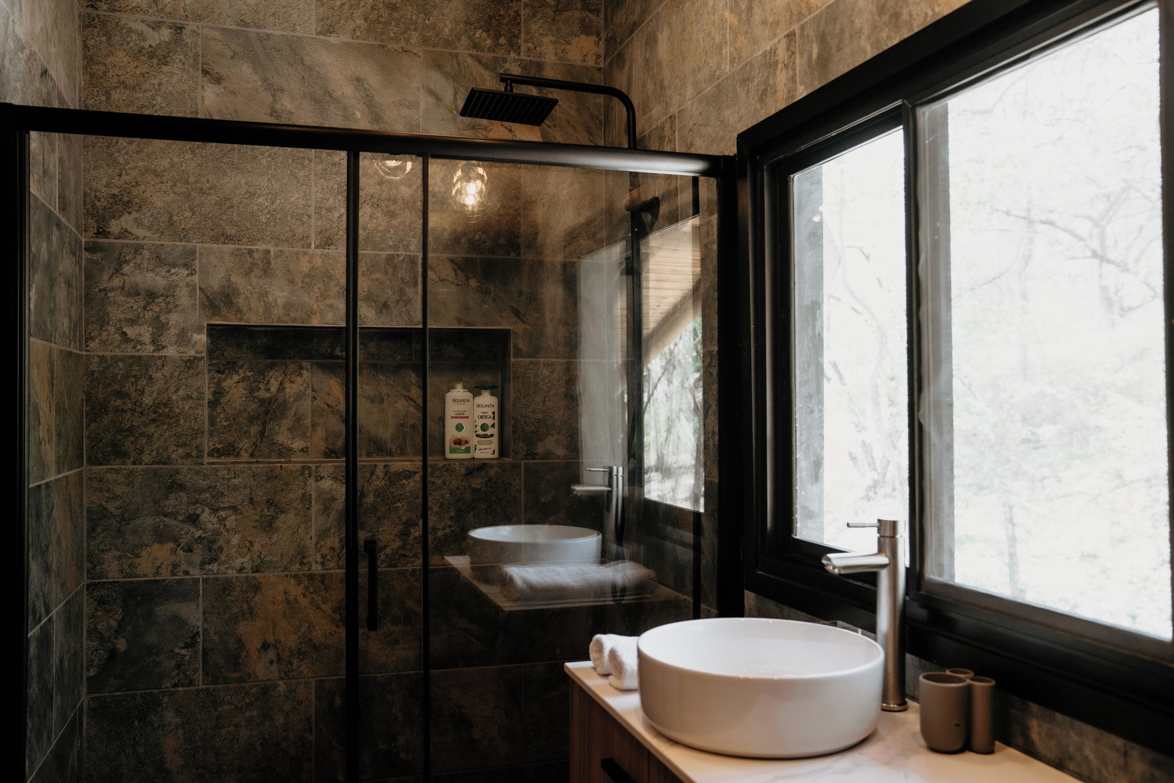 Towels, soap, shampoo, toilet paper