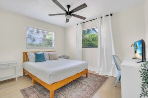 5 bedrooms, desk, iron/ironing board, free WiFi