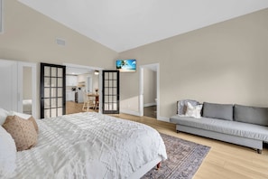 5 bedrooms, desk, iron/ironing board, free WiFi