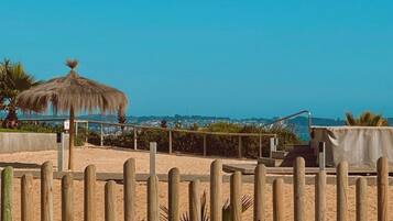 Apartment | Pool | Seasonal outdoor pool