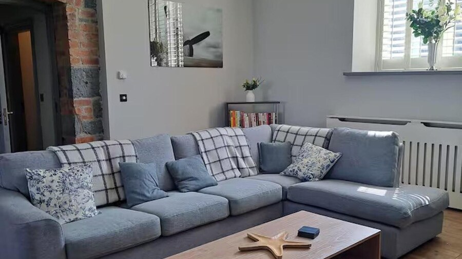 Cozy School House Retreat in Foynes