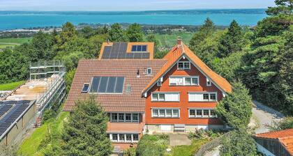 traditionelles Appenzeller Haus mit atemberaubender Bodenseesicht