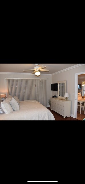 2 chambres, fer et planche à repasser, accès Internet, draps fournis