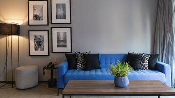 Estudio | Cortinas opacas, tabla de planchar con plancha, wifi gratis