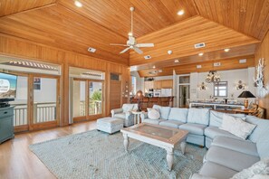 TV, table football - A Sandcastle: Beachfront home, Sunset Beach, Pet-Friendly, Hot Tub, Comm. Pool (St. George Island)