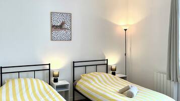 2 slaapkamers, een strijkplank/strijkijzer, wifi, beddengoed