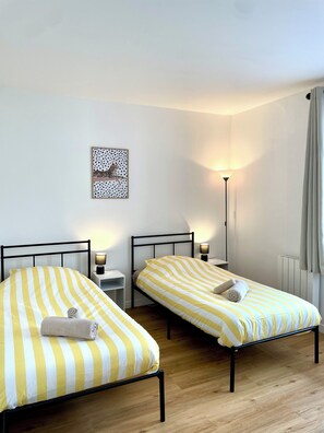 2 bedrooms, iron/ironing board, WiFi, bed sheets
