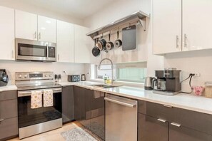 Fridge, ice maker