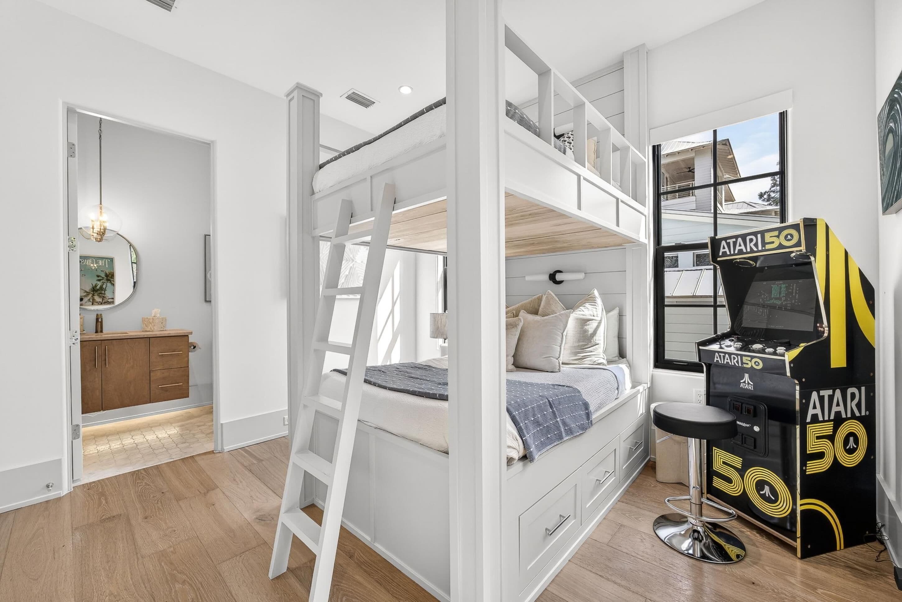 Huis, uitzicht op resort | Een laptopwerkplek, een strijkplank/strijkijzer, gratis wifi, beddengoed