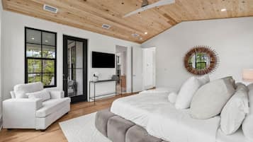 House, Resort View | Laptop workspace, iron/ironing board, free WiFi, bed sheets