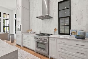 House, Resort View | Private kitchen | Full-size fridge, microwave, oven, stovetop