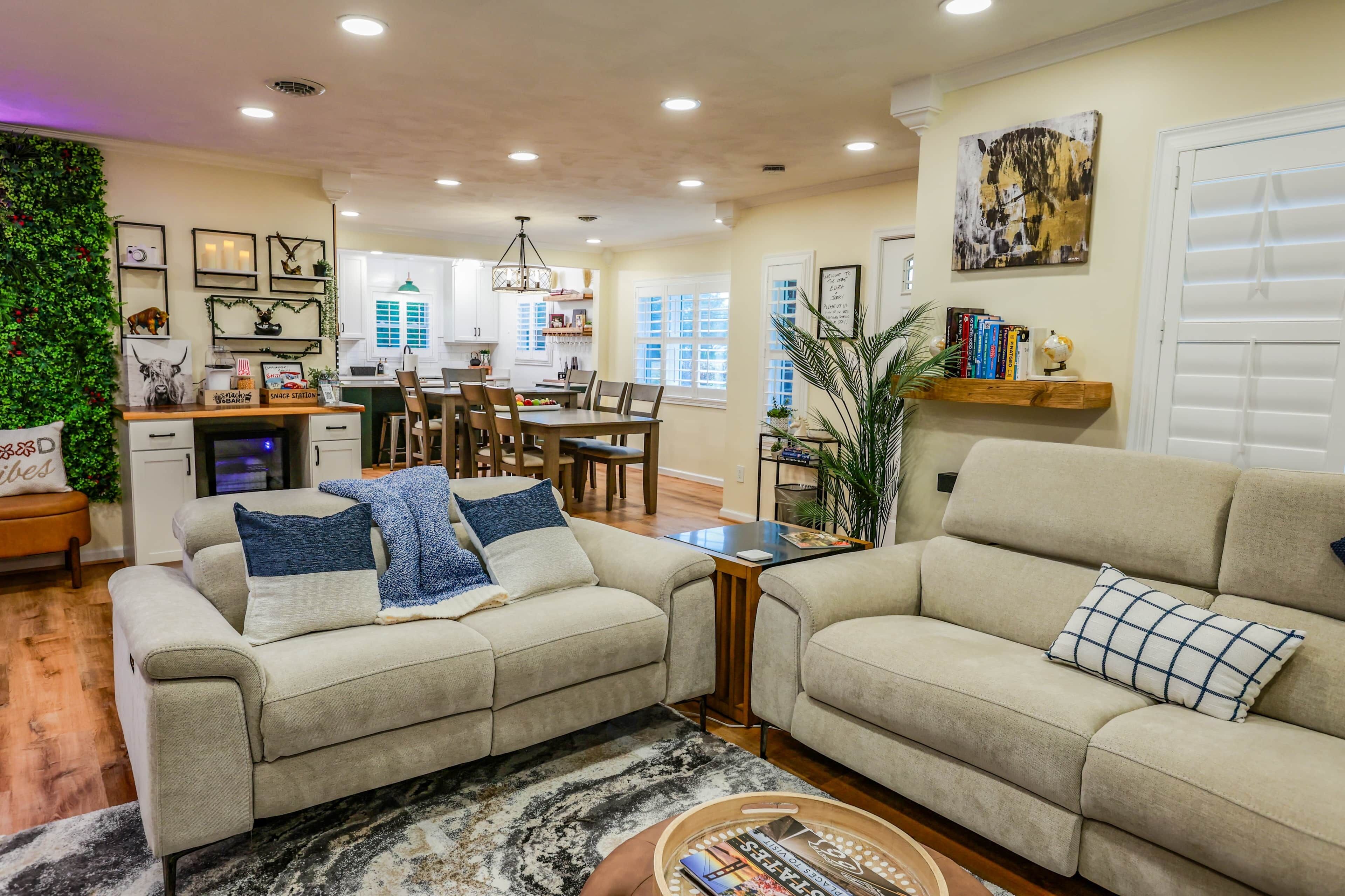 Smart TV, fireplace, stereo