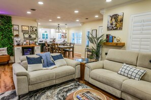 Smart-tv, pejs, stereoanlæg