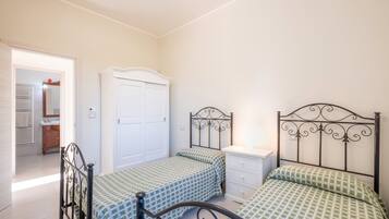 3 Schlafzimmer, Bügeleisen/Bügelbrett, WLAN, Bettwäsche