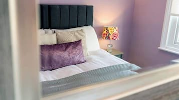 2 dormitoris, planxa i posts de planxar, wifi i roba de llit