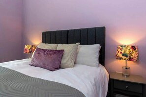 2 habitaciones, tabla de planchar con plancha, wifi y ropa de cama