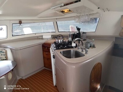 All inclusive  4-bedroom Catamaran up to 8 people in San Blas Panama