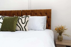 Iron/ironing board, WiFi, bed sheets