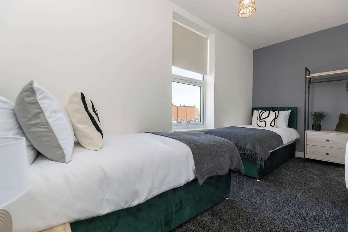 4 slaapkamers, een strijkplank/strijkijzer, wifi, beddengoed