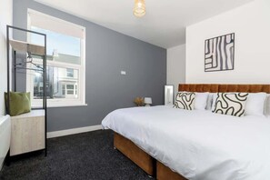 4 chambres, fer et planche à repasser, Wi-Fi, literie fournie
