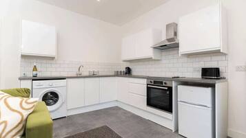 Fridge, oven, stovetop, toaster