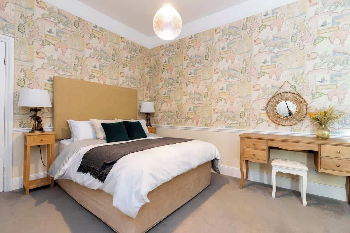 3 soverom, strykejern/-brett, wi-fi og sengetøy