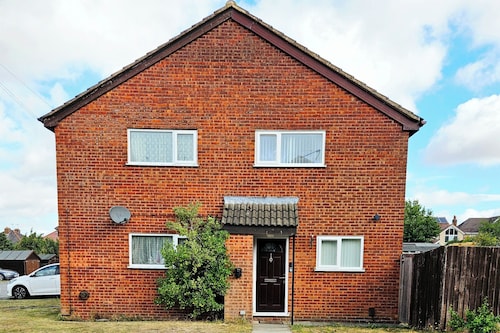 Willow Retreat - House in Burbage- Sleeps2- Garden
