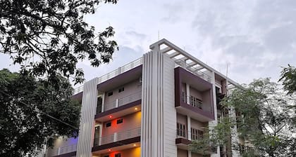 1-bedroom bed & breakfast in lovely Varanasi with AC