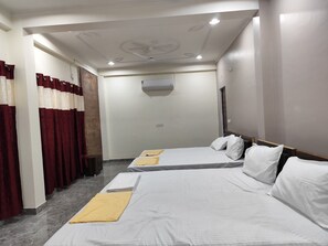 1 bedroom - 1-bedroom bed & breakfast in lovely Varanasi with AC (Varanasi)