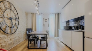 Apartment | Private kitchen | Coffee/tea maker, fridge, microwave, stovetop - Cosy Apartment - 1br/4p - Porte Saint-denis (Paris)